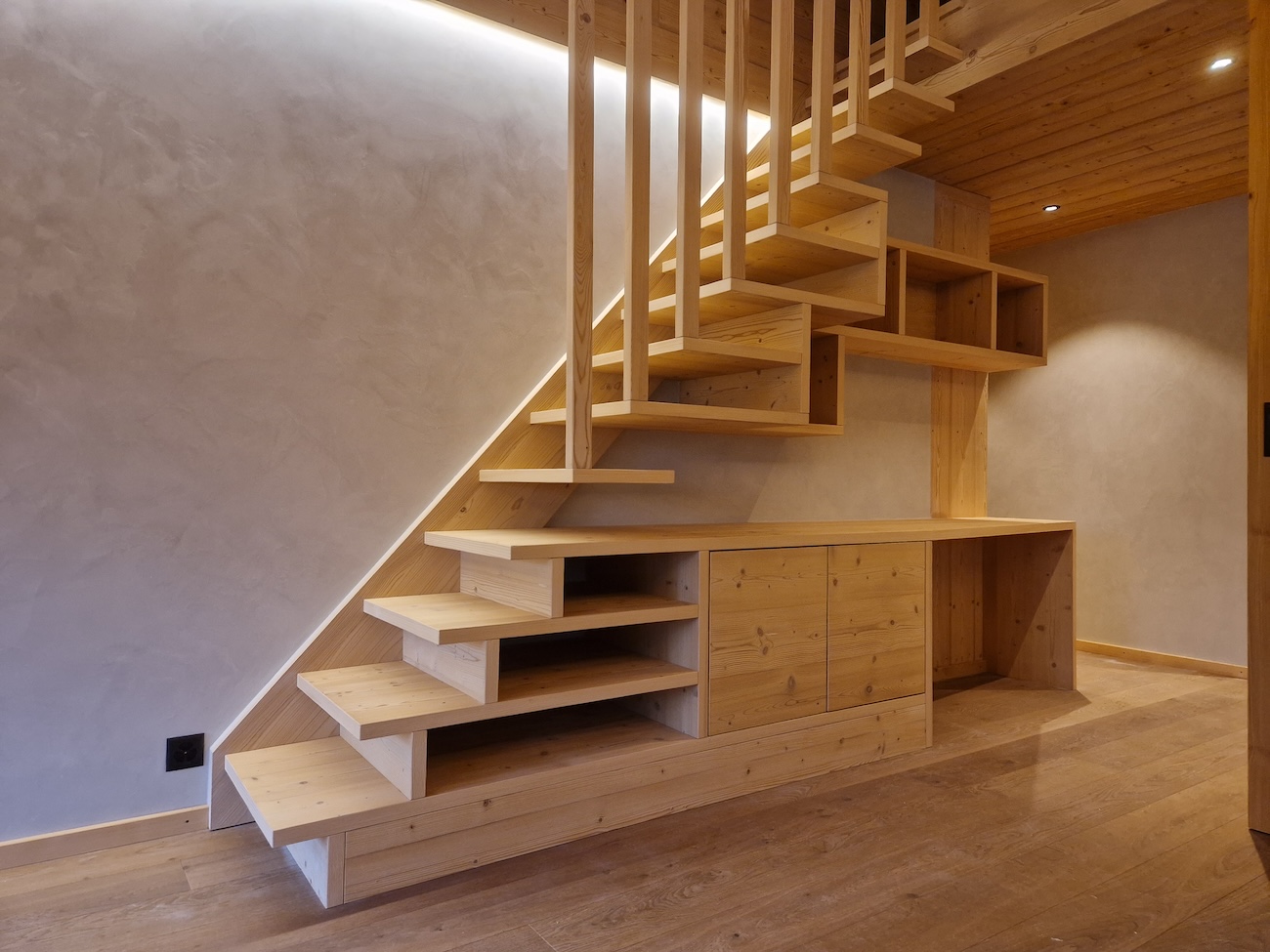 escalier-bois-valais-central-pralong