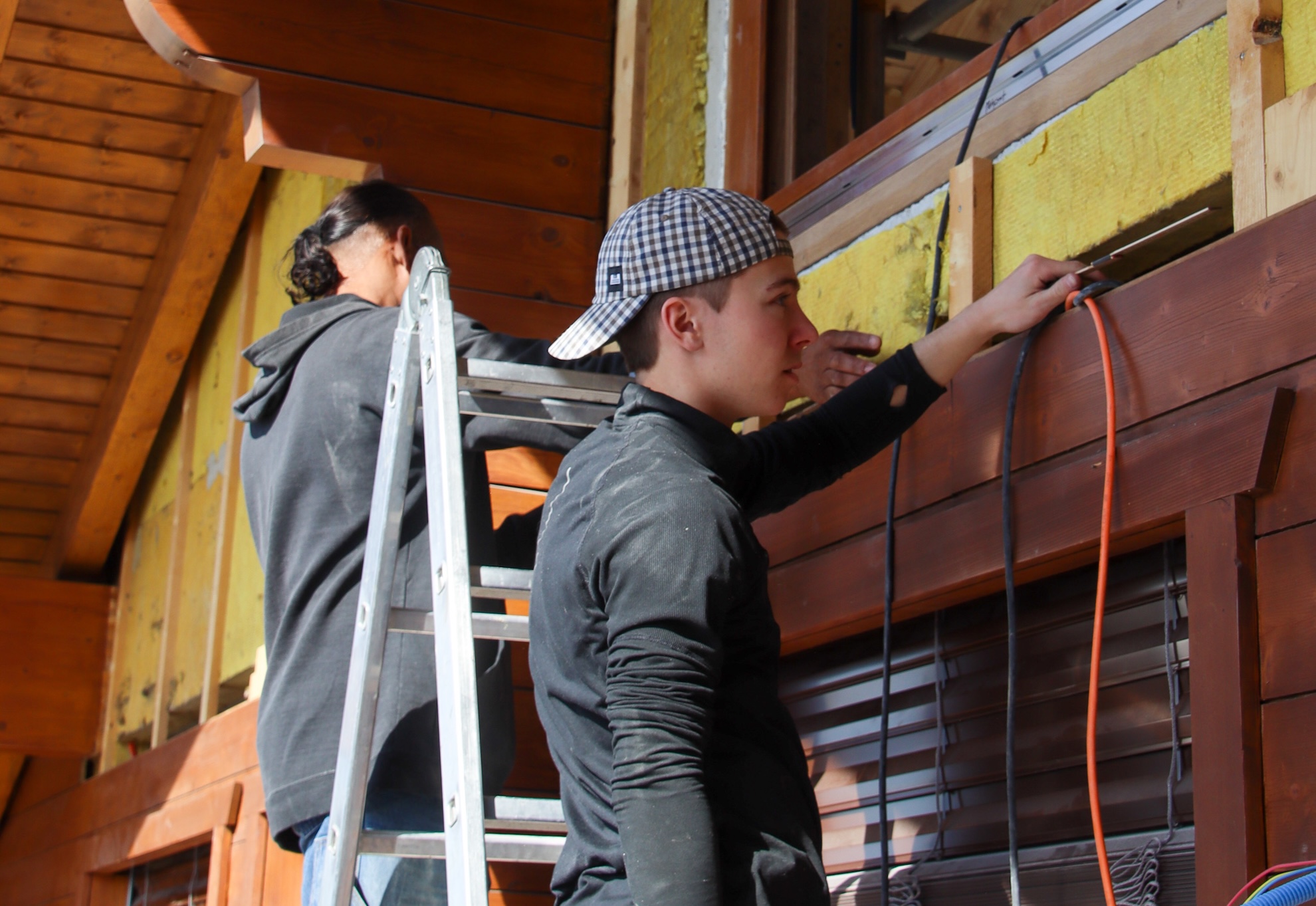 fabrication-charpente-bois-traditionnelle-chantier-valais